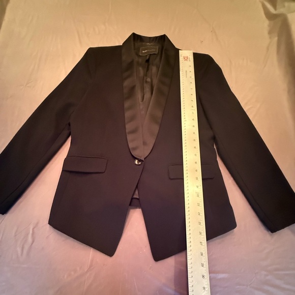 BCBG Max Azria Black One Button Blazer with Satin Lapel Size Large MSRP $278 - Picture 7 of 8